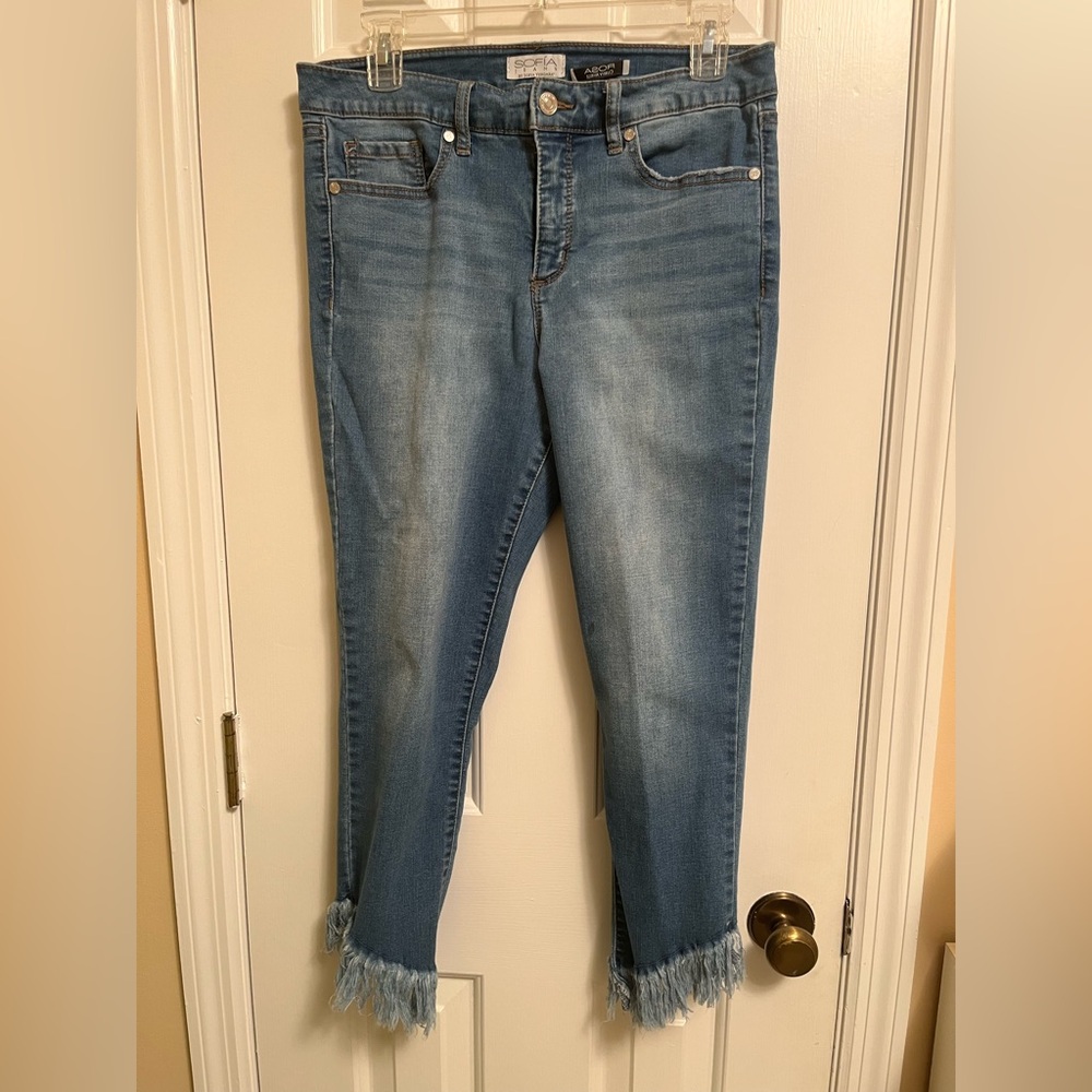 Stylish Blue Denim Jeans with Frayed Hem by Sophia Vegas
